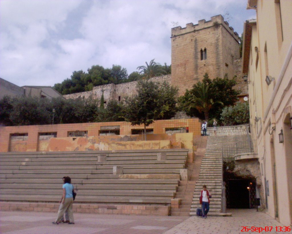 Plaza del Consell by Vicente & Isa