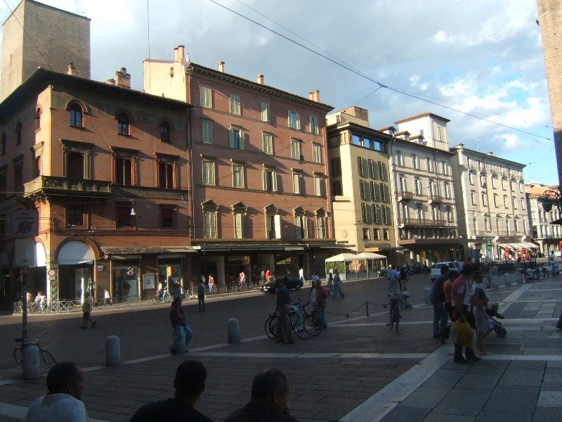 Piazza Maggiore by Gonçalo Laureano