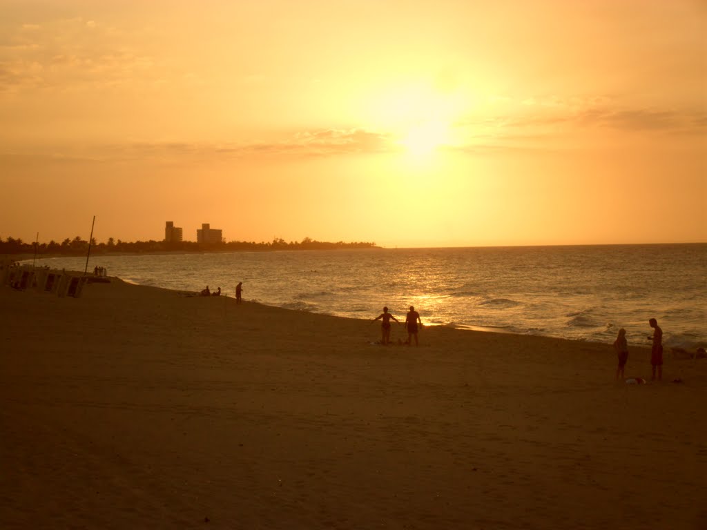 Meraviglioso tramonto sulla spiaggia di Varadero, Cuba by paoloanselmino