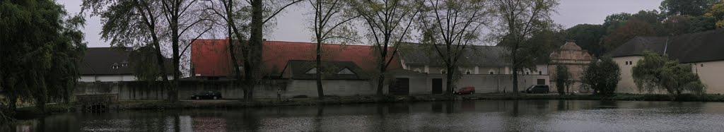 Buštěhrad - a volt császári sörgyár épületegyüttese a halastó felől (buildings of the former imperial brewery from the pond ) by Zoltán Takács