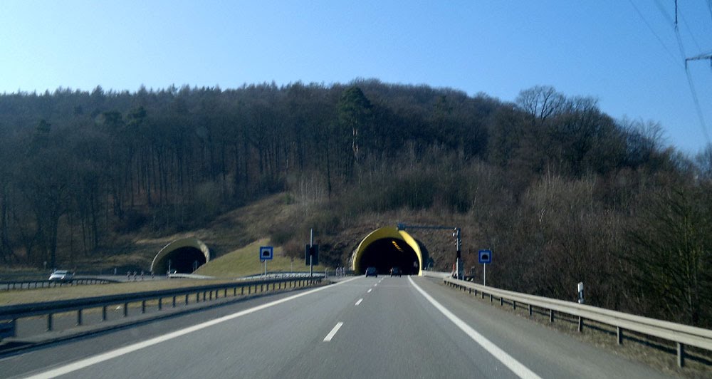 Einfahrt Tunnel "Schwarzer Berg" - BAB A 70 by Robby-BF