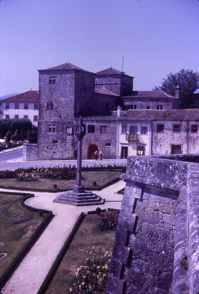 Barcelos - Solar dos Pinheiros e Pelourinho, 1969 by Luís Boléo