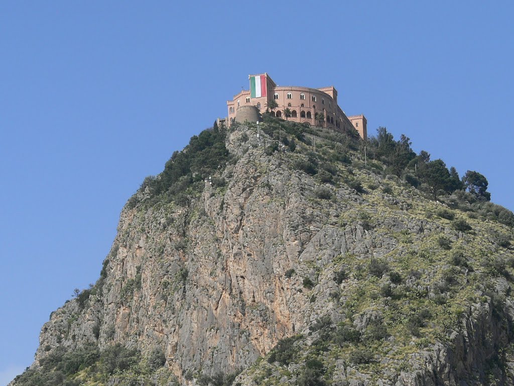 Castello Utveggio - Palermo by Alessandro Toccaceli