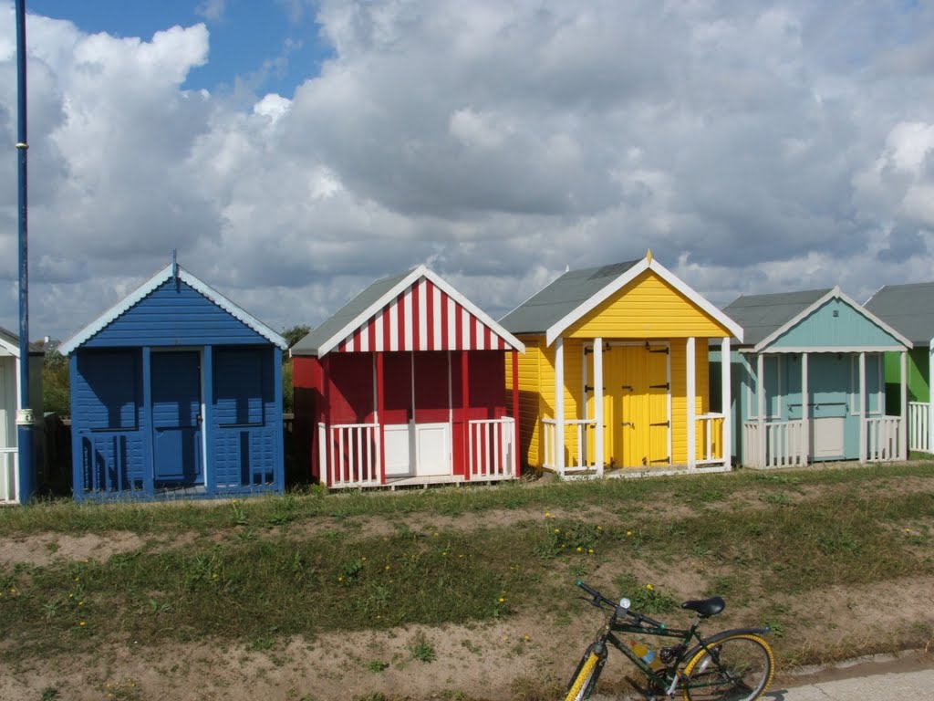 Bright Beach Huts by graham parkhurst