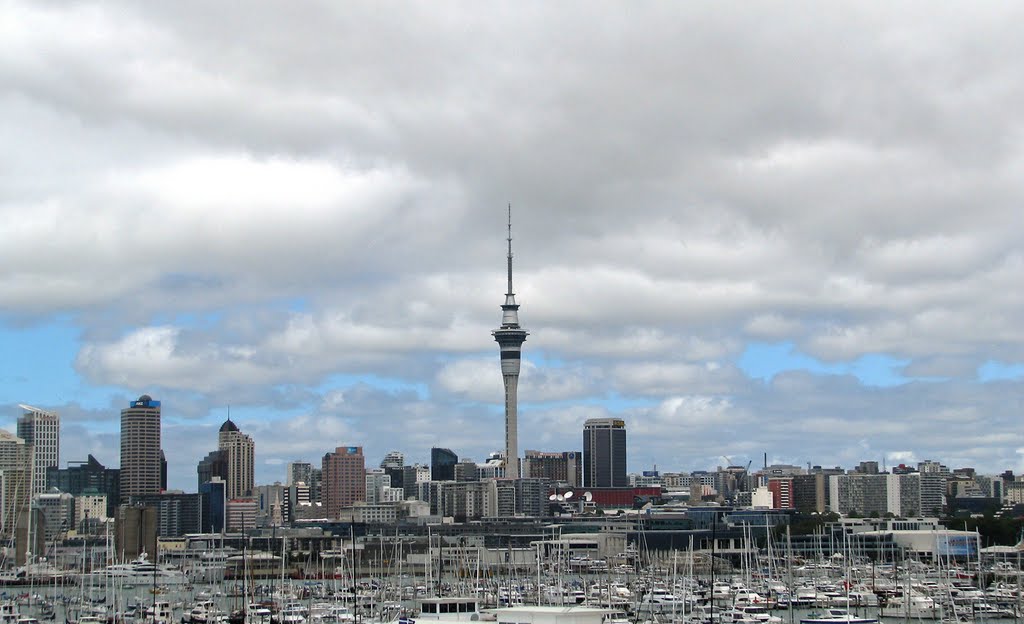 Auckland von der Harbour Bridge, Neuseeland Februar 2011 by H.Sandvoß