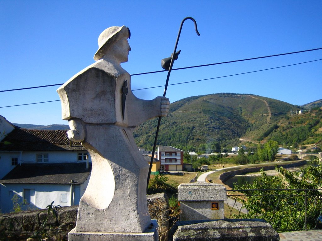 Peregrino de Villafranca del Bierzo by Víctor Llamazares Campos