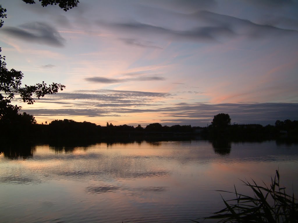 Wismar am Abend by finepix-hwi