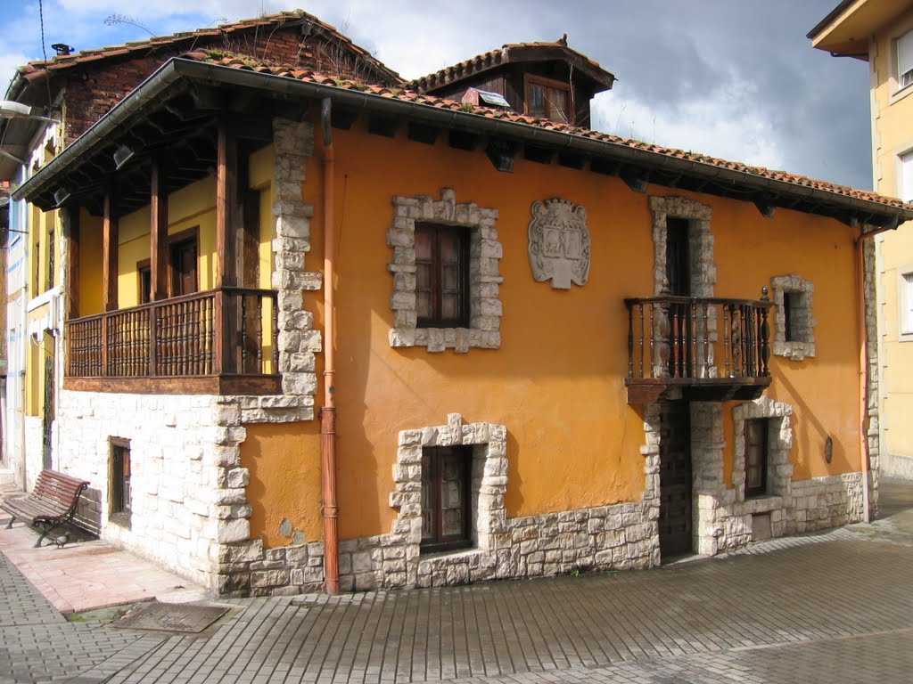 Casa en La Villa (Mieres) by La Casa del Chiflón (Bulnes)