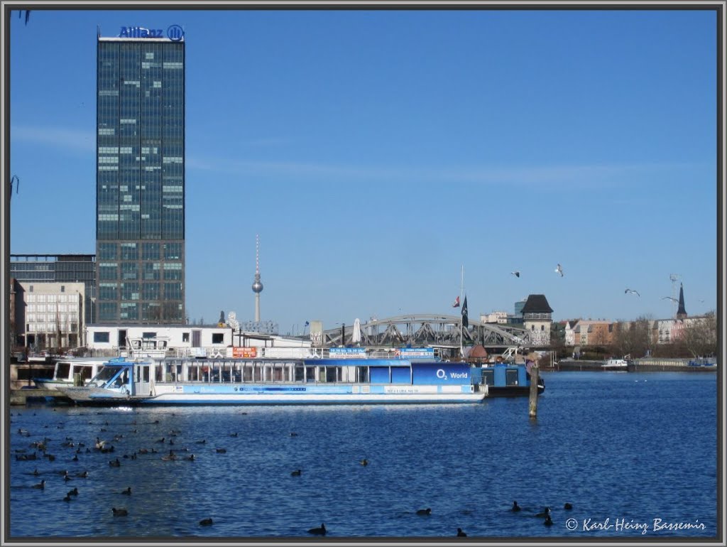 Im Treptower-Hafen by Karl-Heinz Bassemir