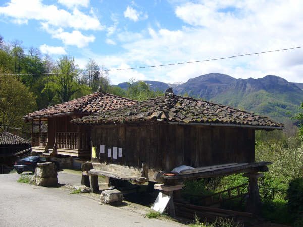 Horreos en Carrea ( concejo de Teverga-Asturias ).España. by guato