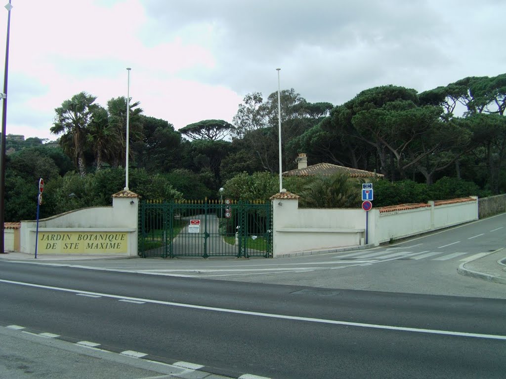 Entrée du jardin botanique de Sainte Maxime by France-42