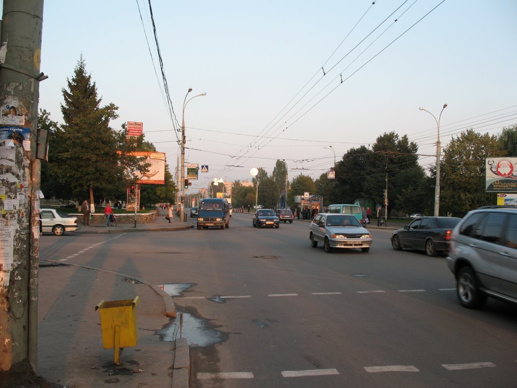 Перекресток ул. 600-т летия и ул. Келецкой (вид на ул. Келецкая в сторону рынка “Урожай”) by Pavel G