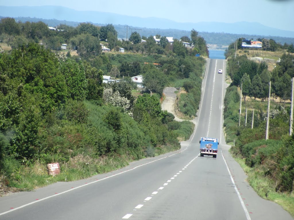 Km.1039 - llegando a Pargua by Dr.Sulmp