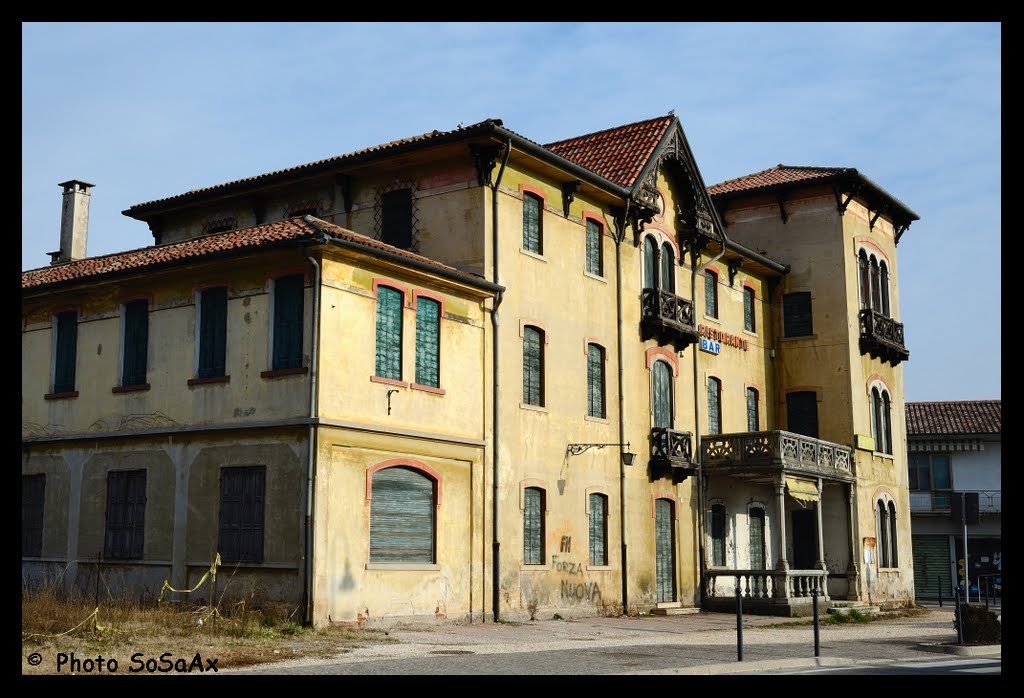 Ex Hotel Montelliano orrmai in rovina - Volpago del Montello (TV) by Silvio Fagotto Fotografia