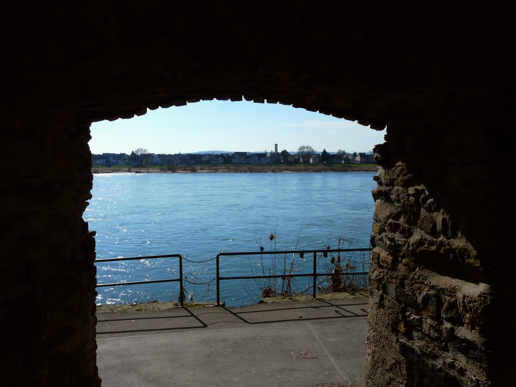 Germany_Rhineland-Palatinate_Neuwied-Engers_view through the wall to the Rhine river_P1190298.JPG by George Charleston