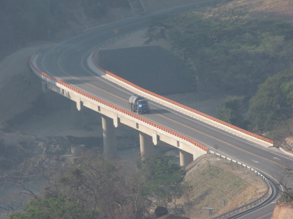 Nuevo Puente sobre Rio Lempa, Santa Rosa Guachipilin , Chalatenango by ChavezCastro