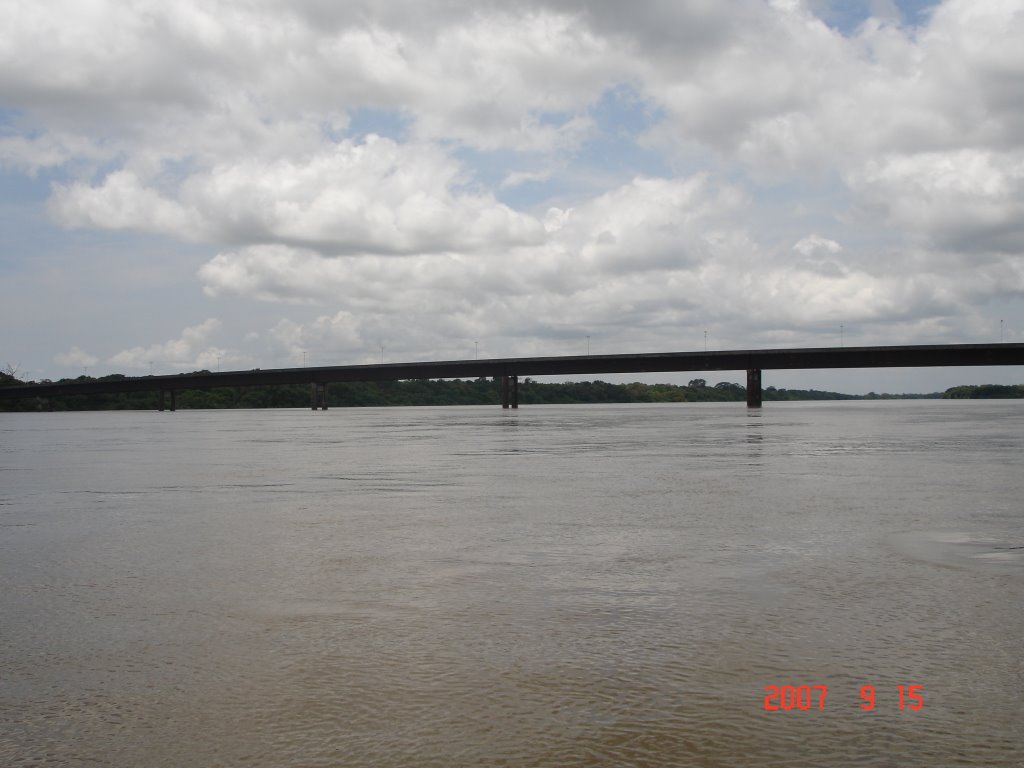 Puente sobre el rio Caura, Maripa Bolivar by nelsoncolina