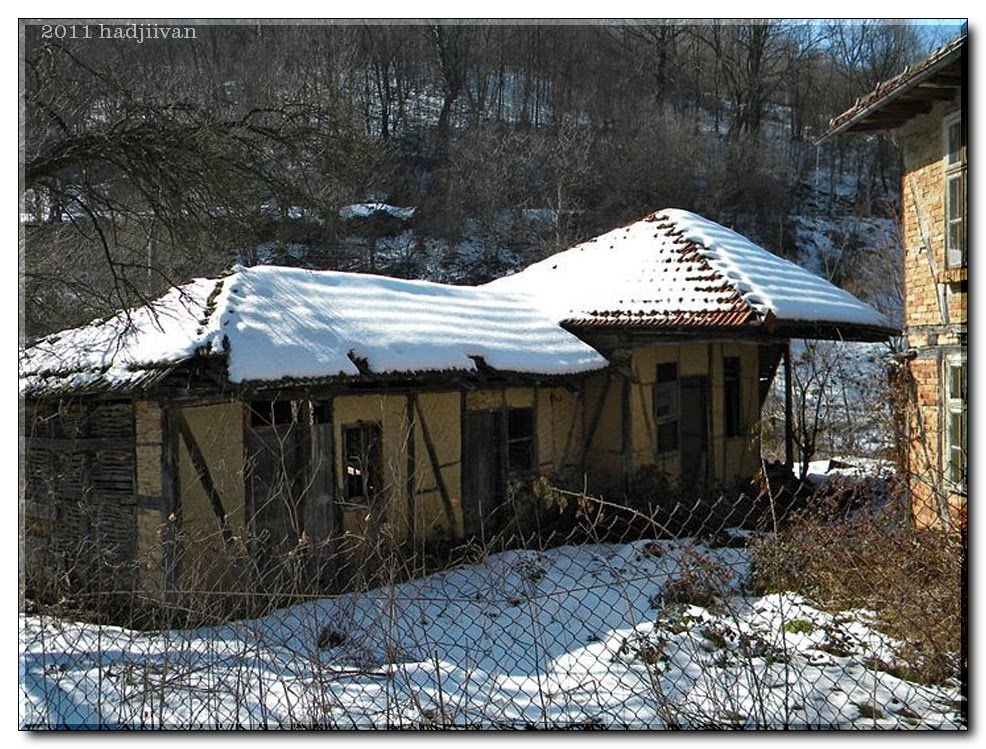 Village Radevtsi-old house - село Радевци by hadjiivan