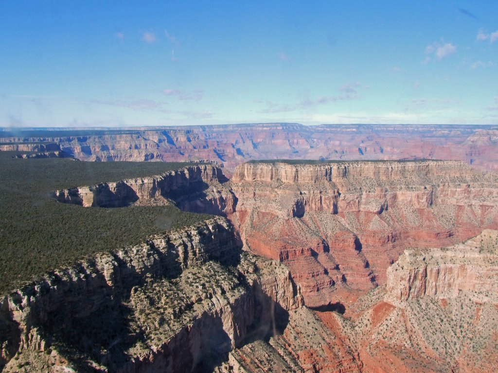 2005-11-29 Grand Canyon South Rim looking NW from a helicopter W of GCVillage by David Croucher