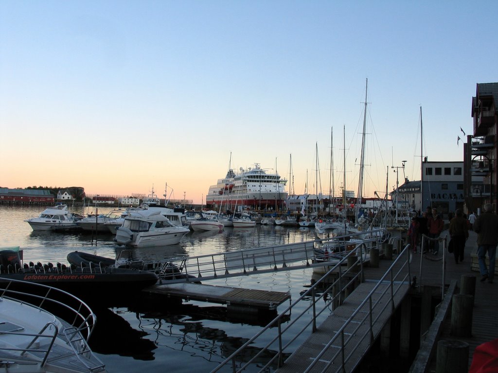 Lofoten, Svolvær Hurtigrute by Thomas Fuchs