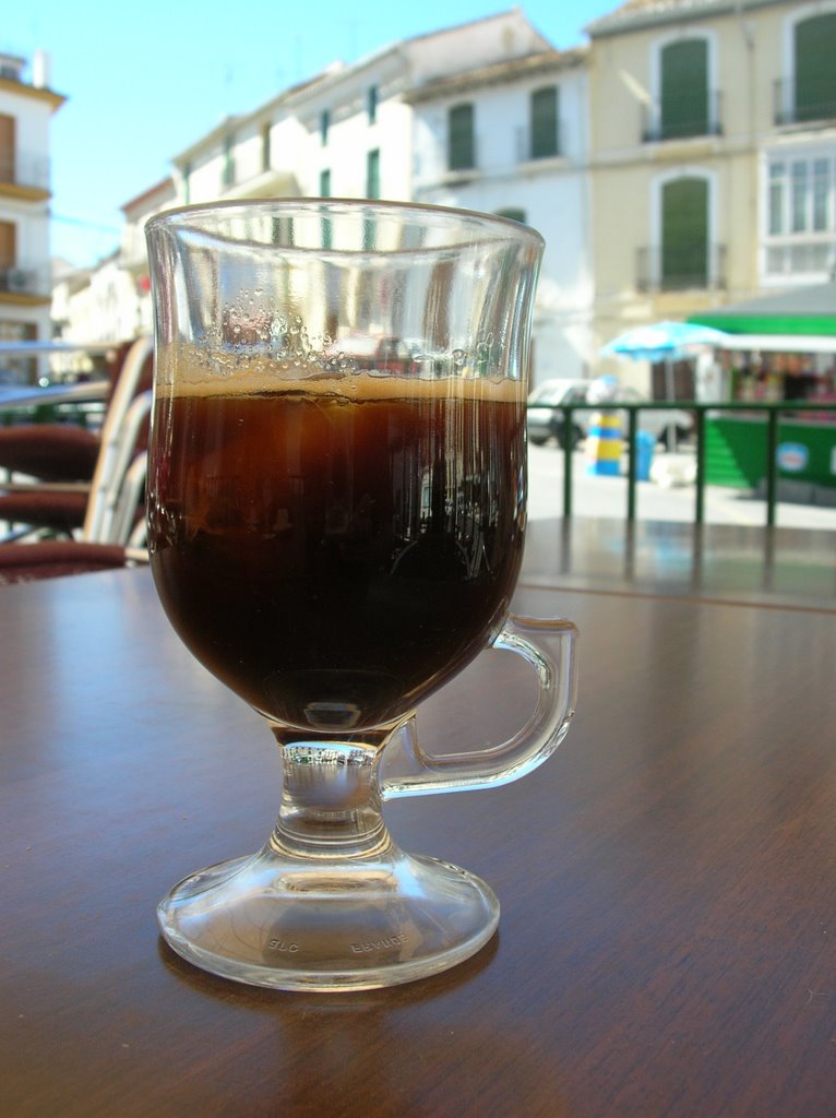 Un cafe refrescante y un descanso by Ramón Carlos Válor L…