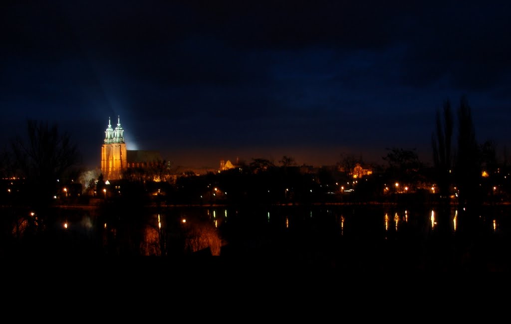 Panorama Gniezna by night. by Foto.Kaz.