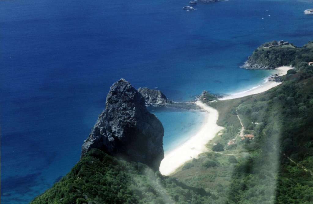 Fernando de Noronha - Morro do Pico by David Assad