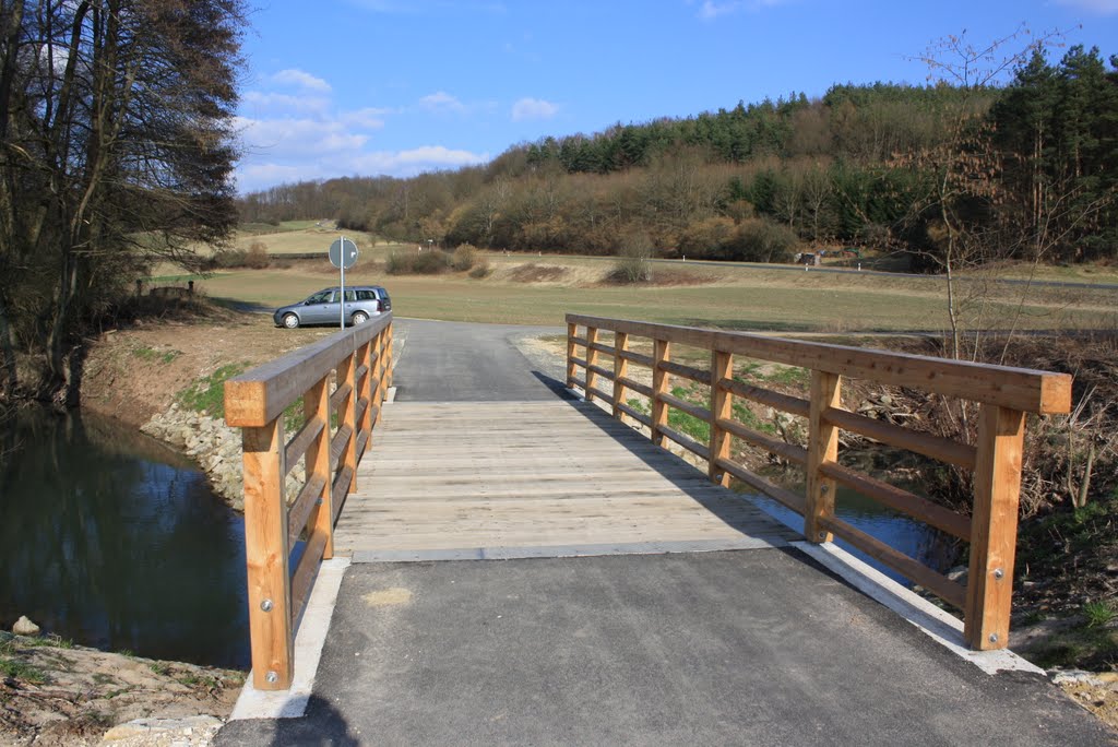 Radwegbrücke bei Gleisenau by CG&AHG