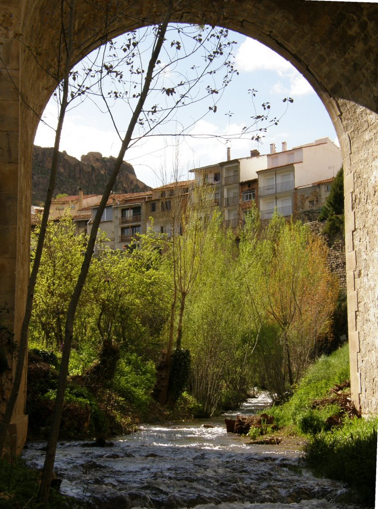 Bajo el puente by Alberto Asensio