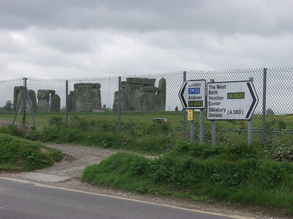 Stonehenge by petervanbruggen