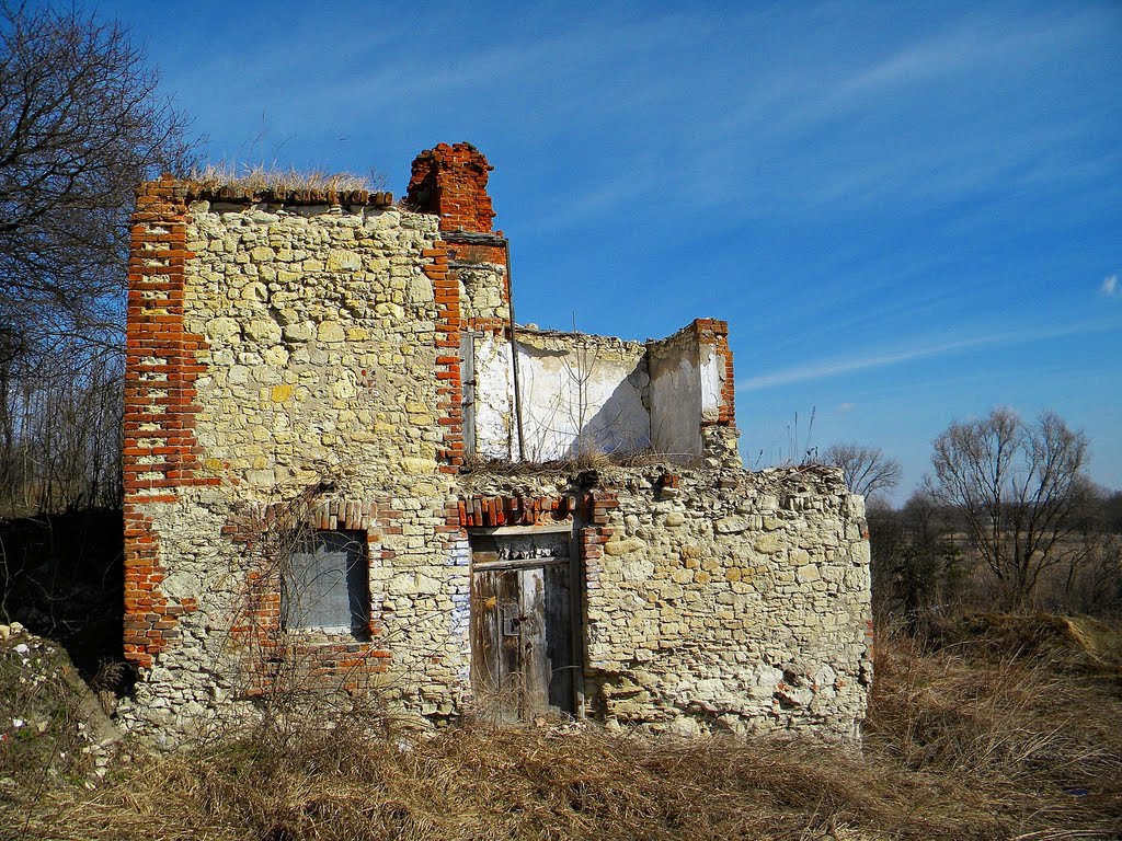 Lublin (Polska) ulica Tadeusza Grodzickiego - ruiny by Michał Krzysztof Kurzątkowski