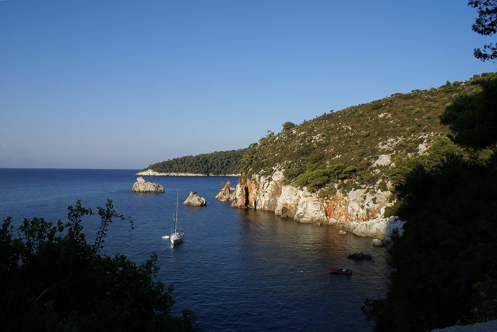 staphylos beach by dimItris kolOkousis