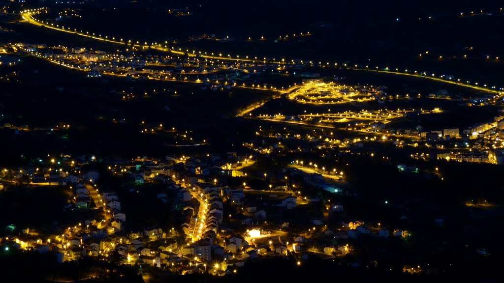 Covilhã by Night by Cláudio