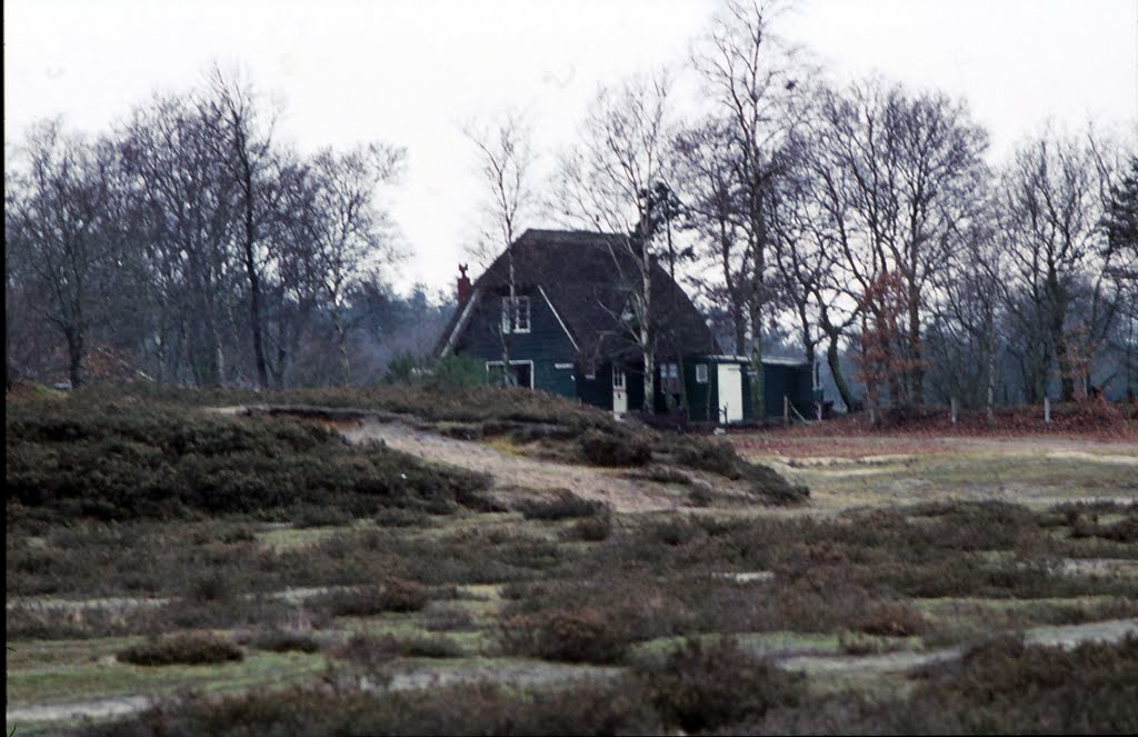 Huisje in Zeegse, ca. 1977 by Jan R. Ubels