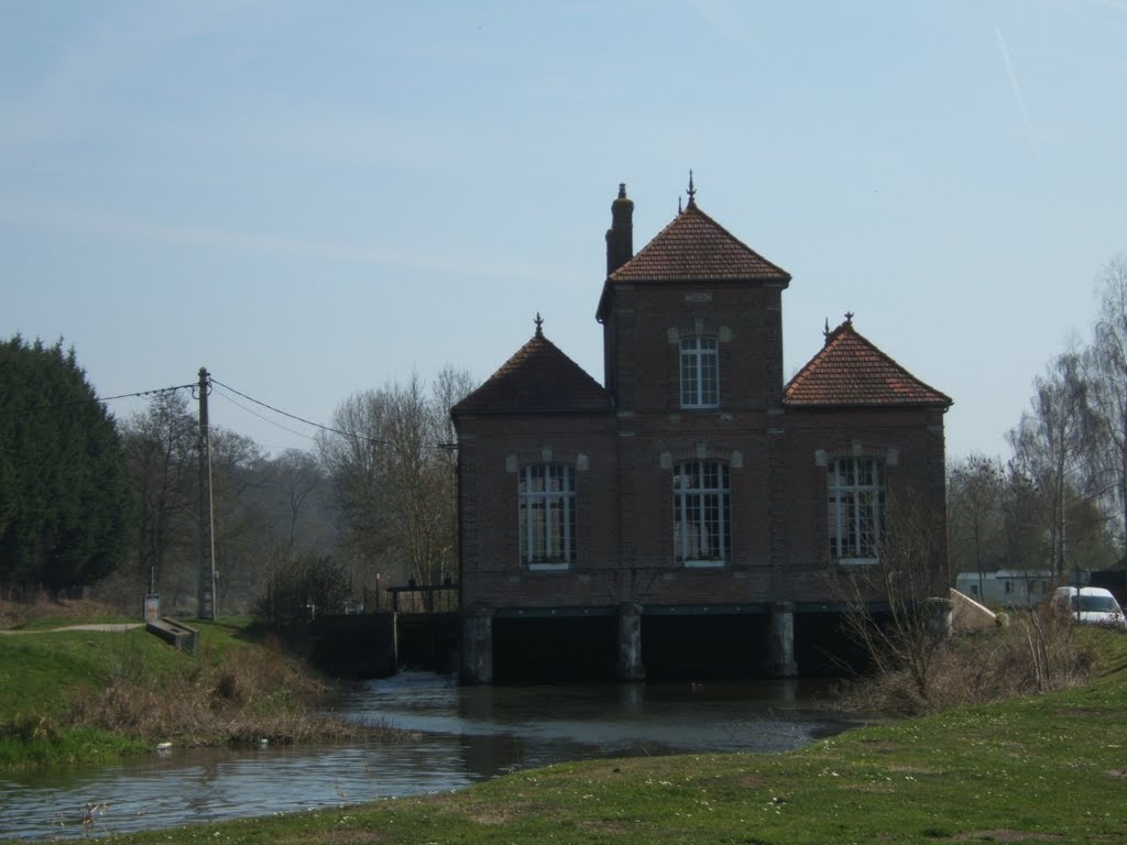 Ancienne usine hydro-électrique by joel.herbez