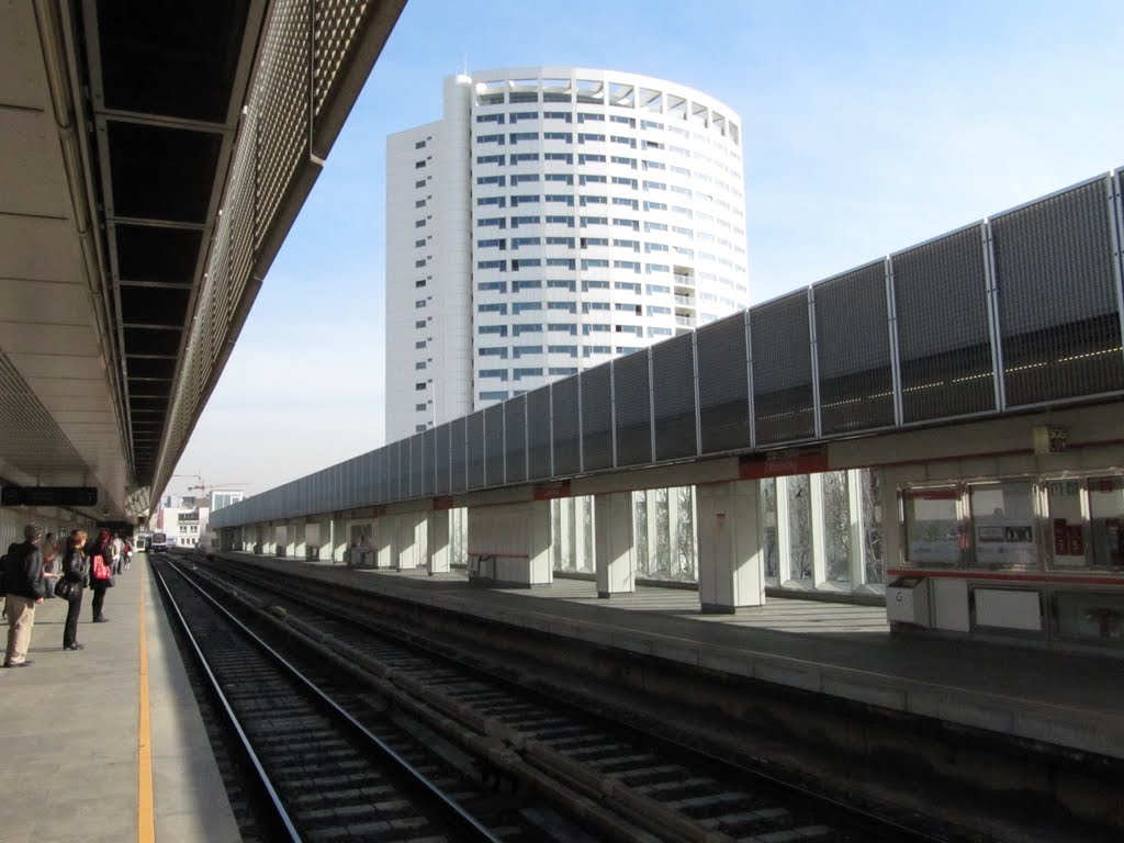 U-Bahnstation Ottakring by Adolf Riess