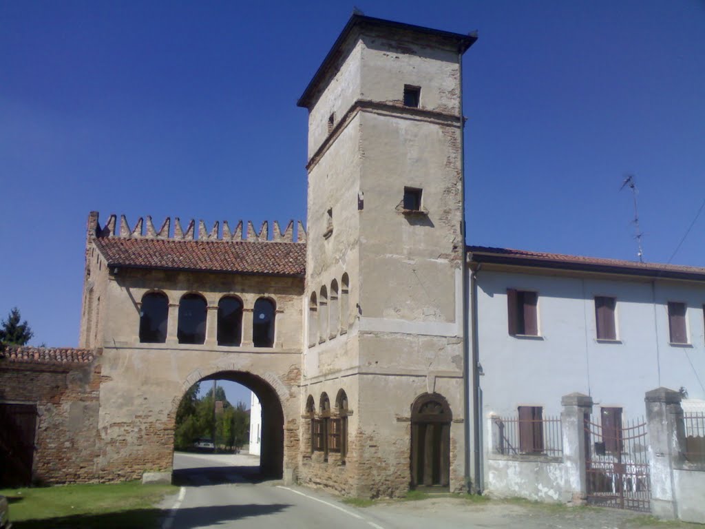 Torre di entrata a Carceri by Lancil8