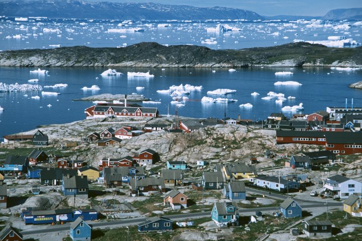 Ilulissat, Hospital by Dirk Jenrich