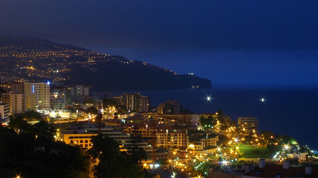 Madeira, Funchal @ Night by ddsoft