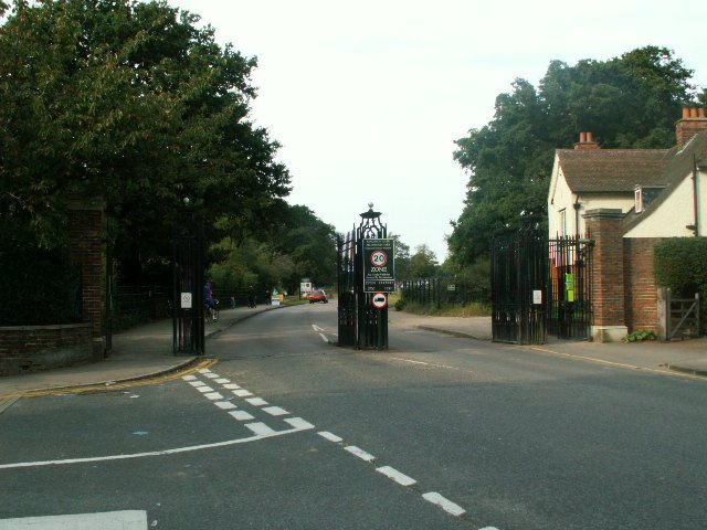 Kingston Gate, Richmond Park. by michaelquirke