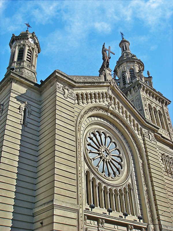 Iglesia en la esquina de Alsina y Piedras by qepd