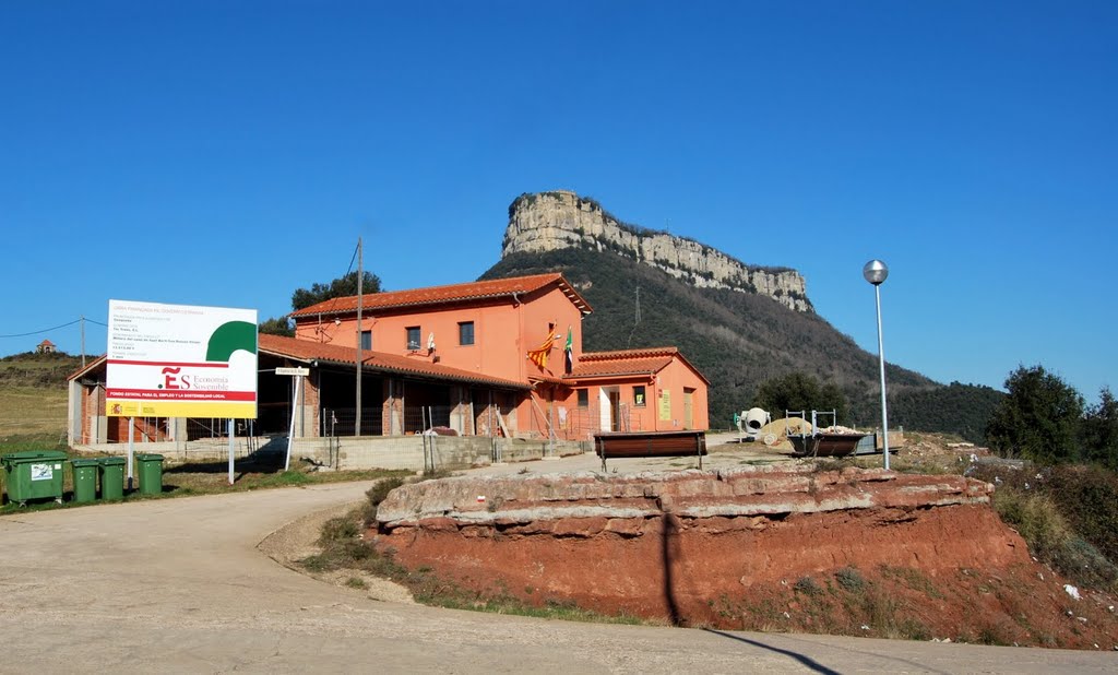 Ajuntament de Sant Martí Sacalm (Susqueda) amb el Far al fons. by Marcel Puig Puig