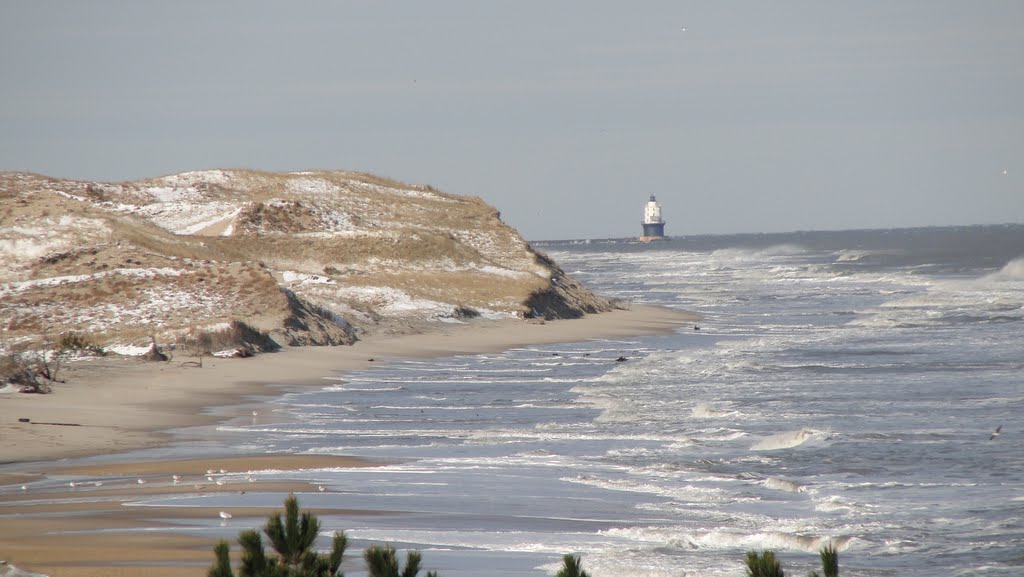 Harbor of Refuge Lighthouse by WhiteRhino