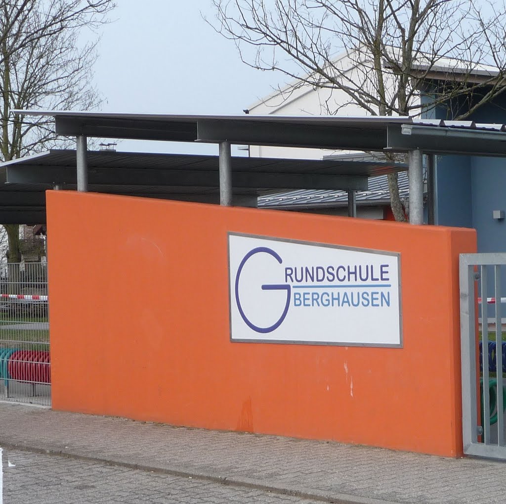 Grundschule by Immanuel Giel