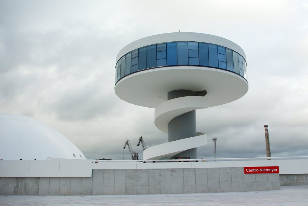 Centro Cultural Internacional Oscar Niemeyer (Torre) by Pinzales