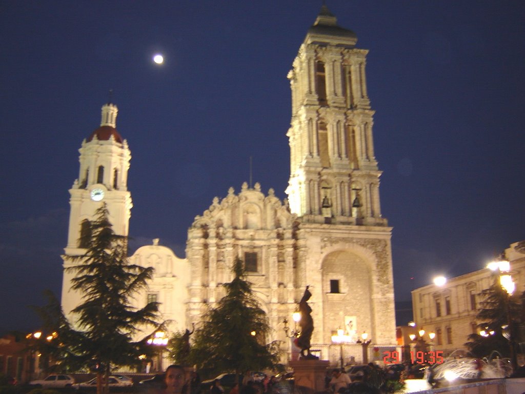 Catedral de noche  (almtz) by almtz