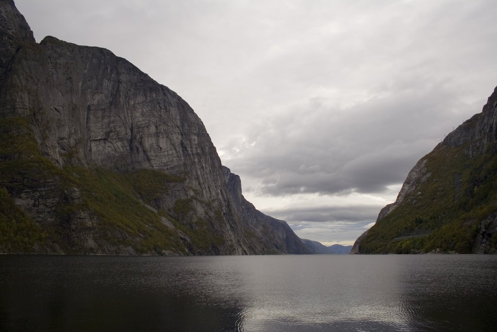 Lysefjorden by zigmont