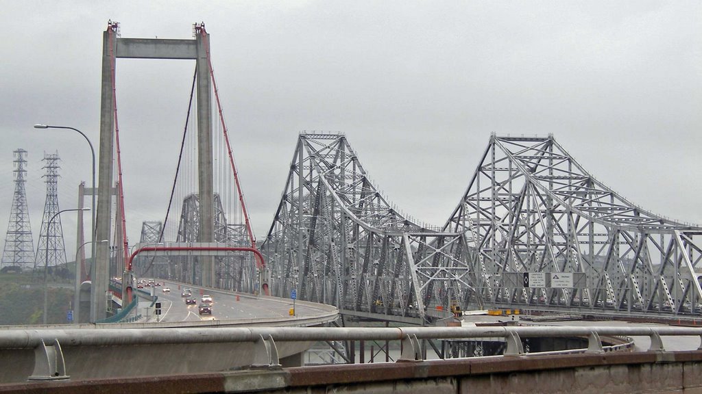 San Francisco / Carquinez Bridge on the Hghw 80 by Alfred Mueller