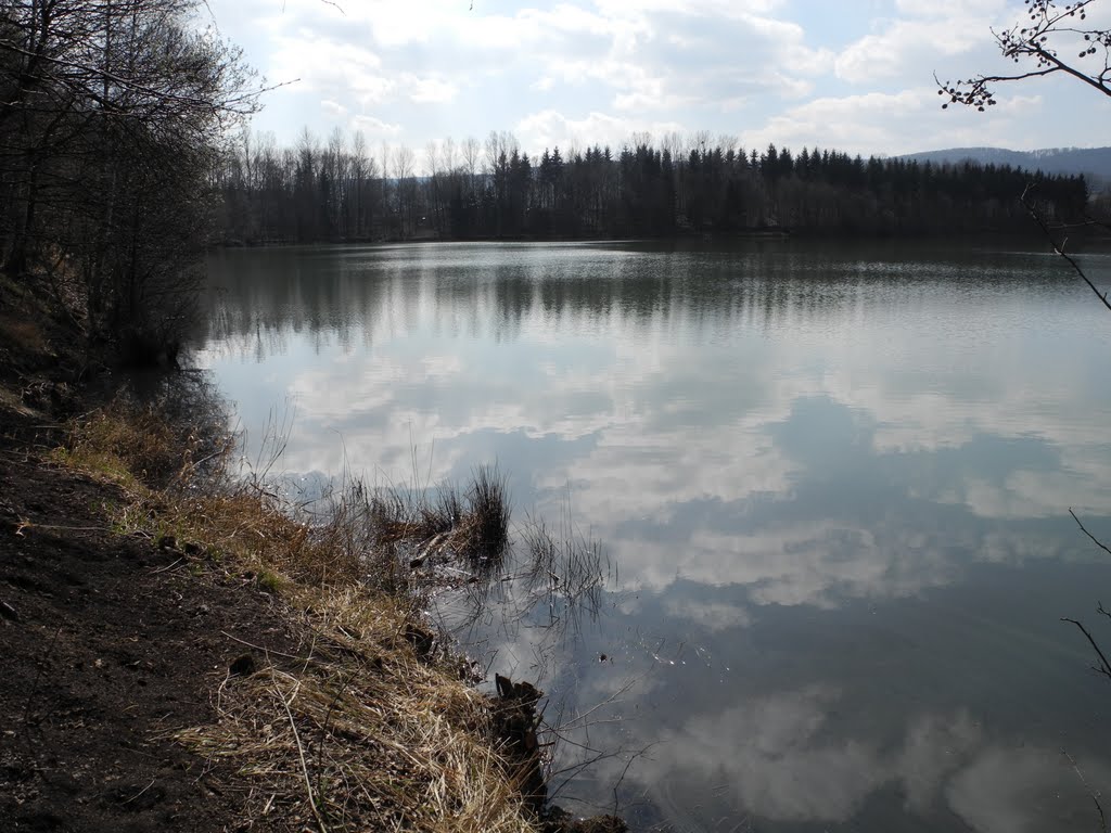 Fölziehausen-Duingen: Bruchsee by Kevin Arndt