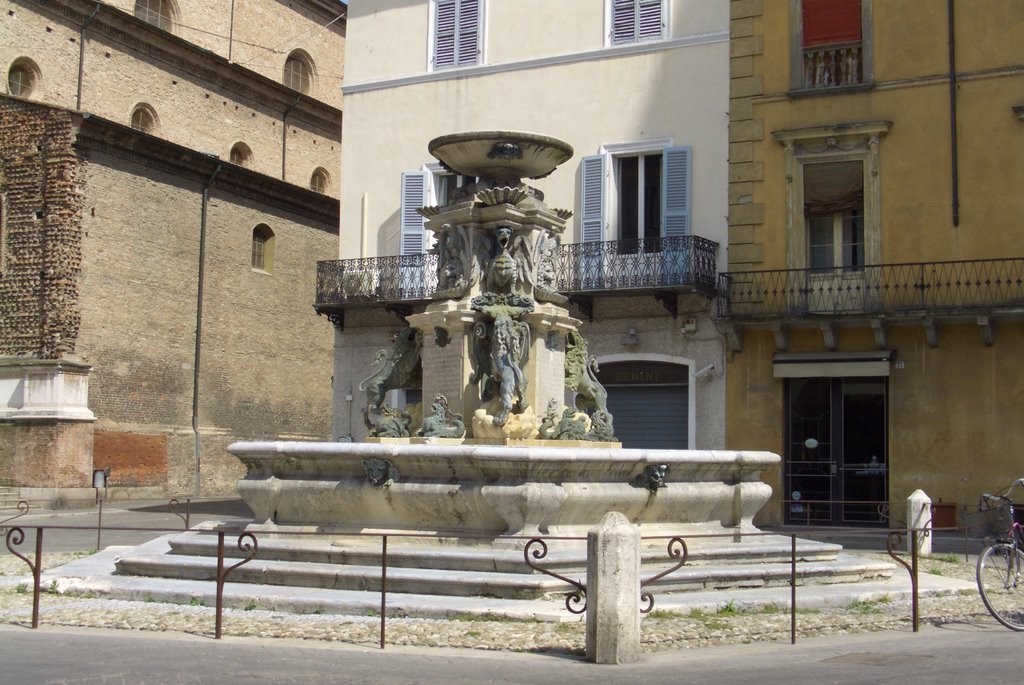 Fontana monumentale by Alfredo Liverani